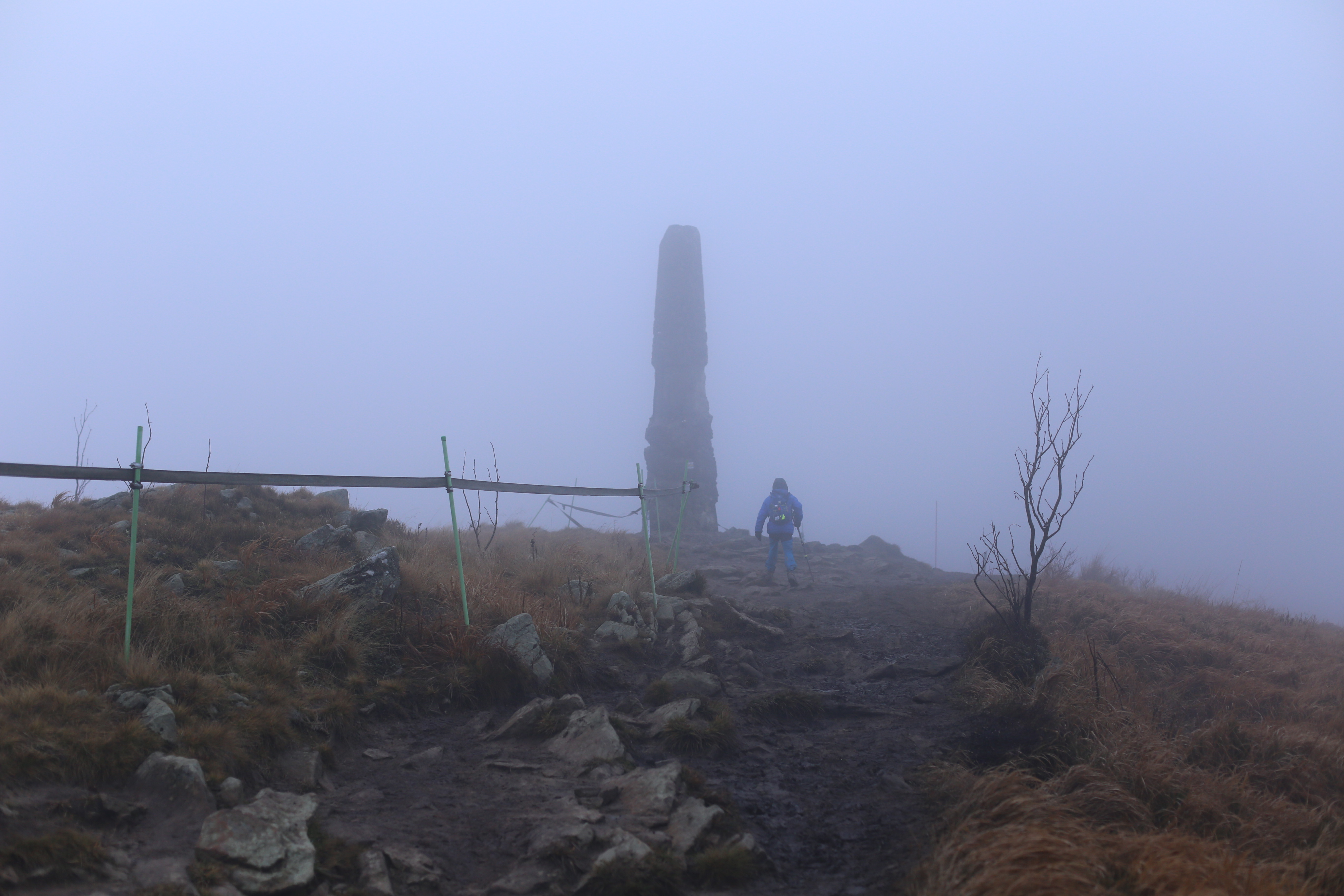 Obelisk na Małej Rawce.